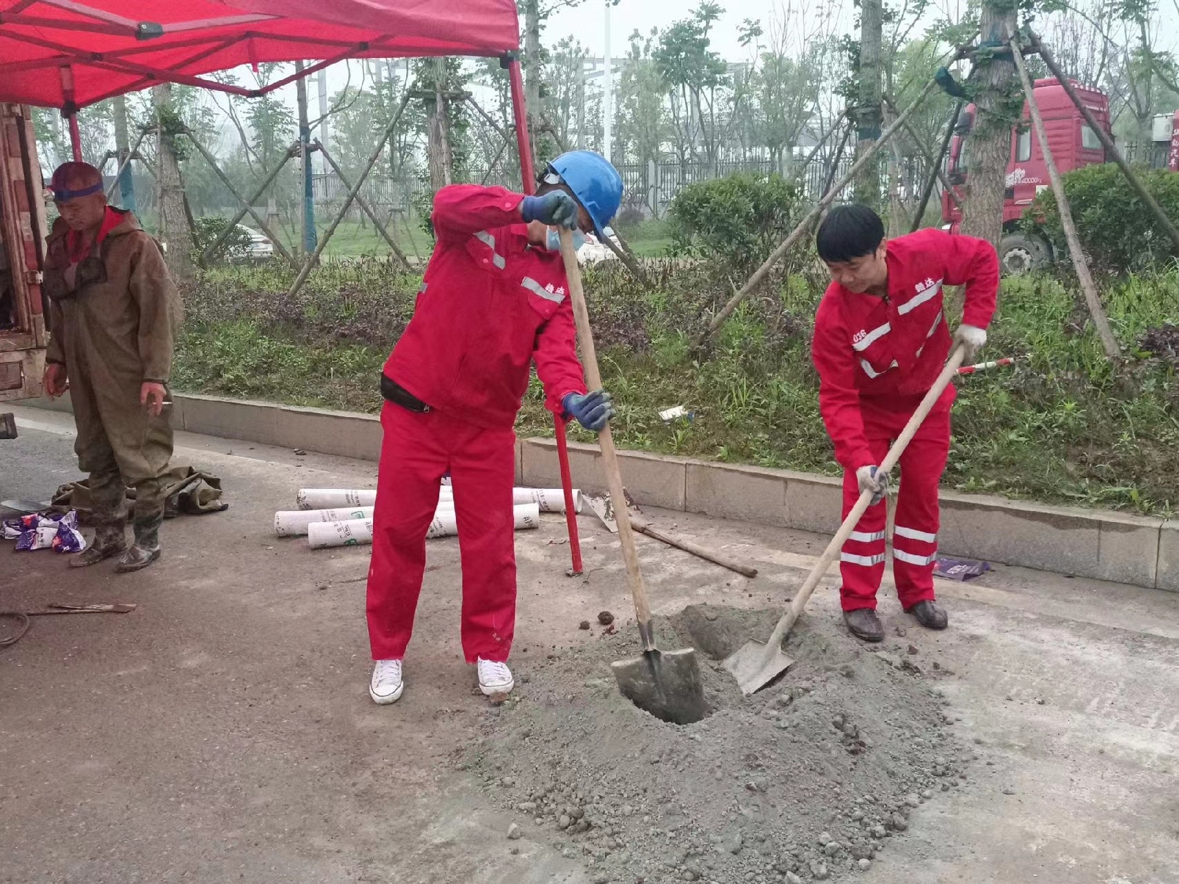 新抚管道疏通哪家好】及时进行市政管道清淤